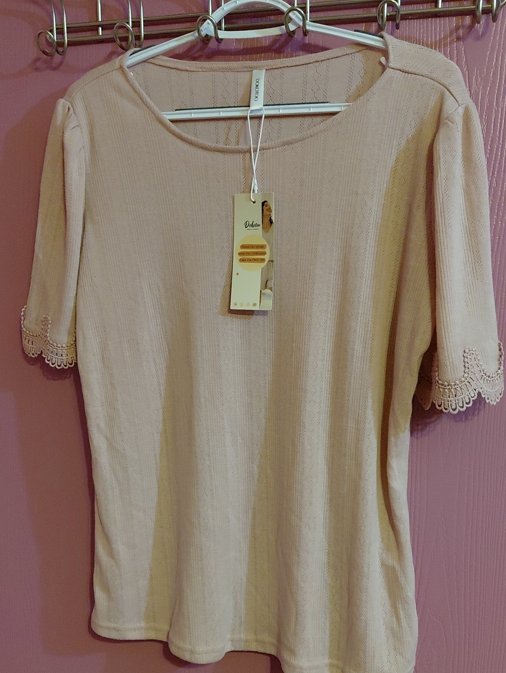 Delicate Lace-Trim Short Sleeve Tee in Blush